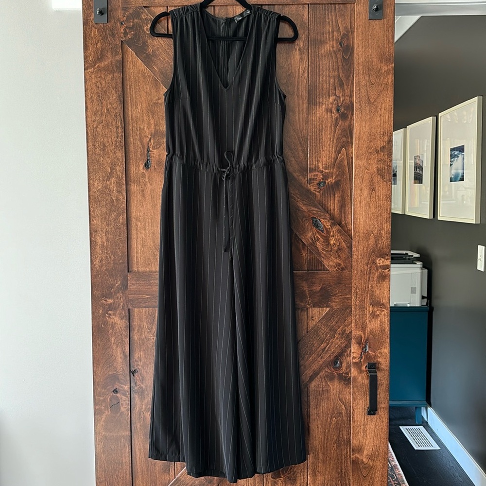Noir Black Pinstripe wide leg Cropped Jumpsuit, Business Office Attire sz M